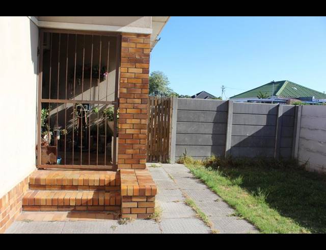 4 BEDROOM HOUSE FOR SALE IN PAROW VALLEY